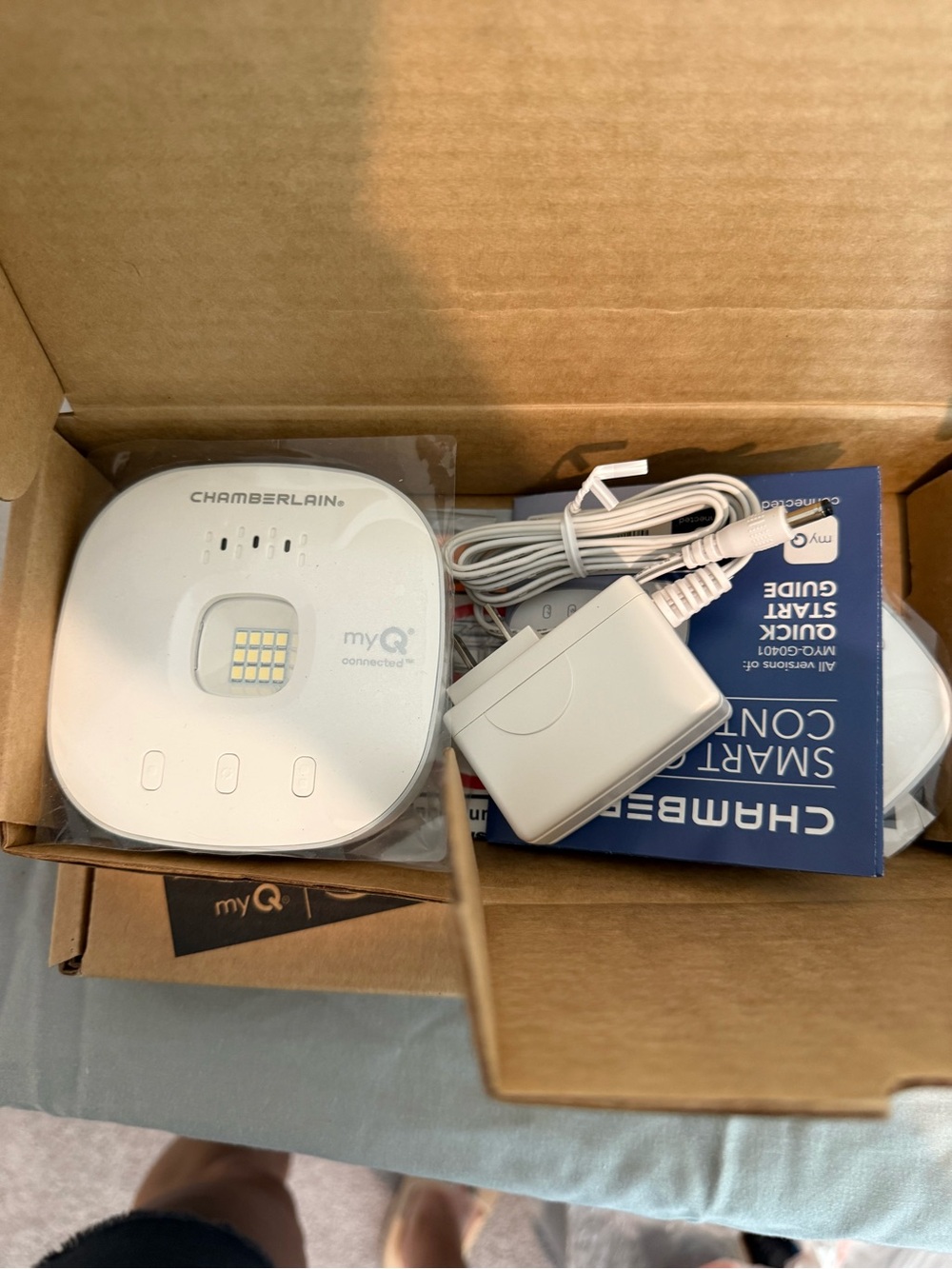 Chamberline myQ Smart Garage Hub in White - Wi‑Fi Garage Controller